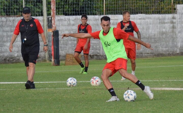 Perazzo tiene más cartas