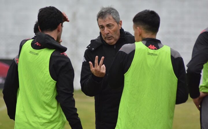 Van tres por la punta