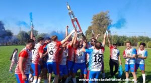 Festejo de Diamanchester City en Liga Rio Parana