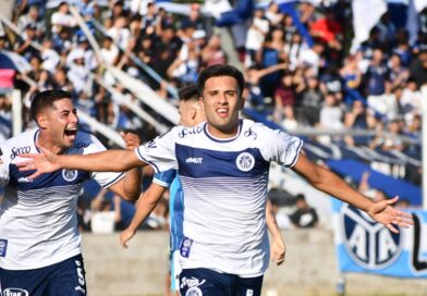 Dos miran desde arriba