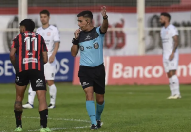 Está el árbitro para Patrón