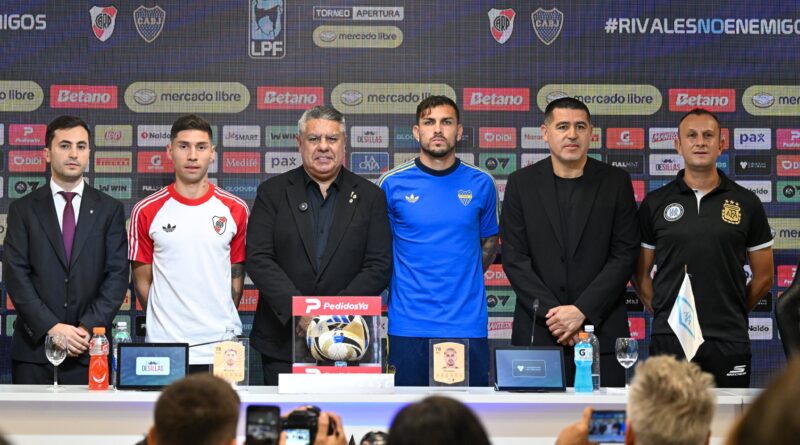 Todos miran al Monumental