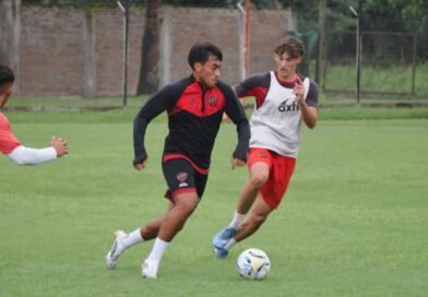 Patrón entrena y parte